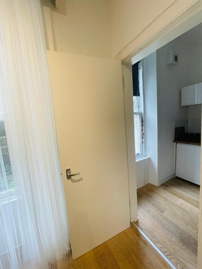 Ground Floor 1 Bedroom Flat In The City Centre Edinburgh Eksteriør bilde